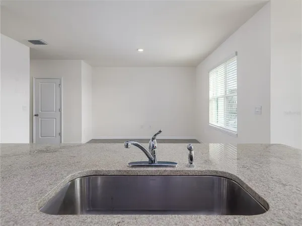 $2,400 | 10797 Penny Gale Loop, San Antonio, FL 33576