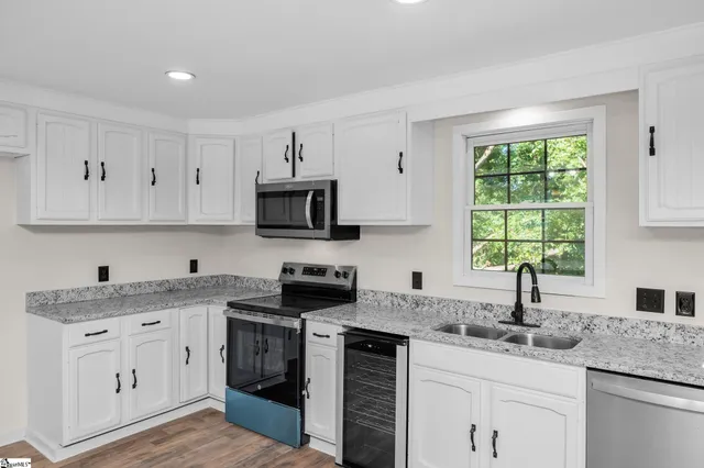 $399,900 | 141 Agnes Drive, Duncan, SC 29334