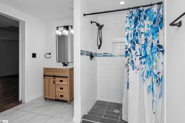 $399,900 | 141 Agnes Drive, Duncan, SC 29334