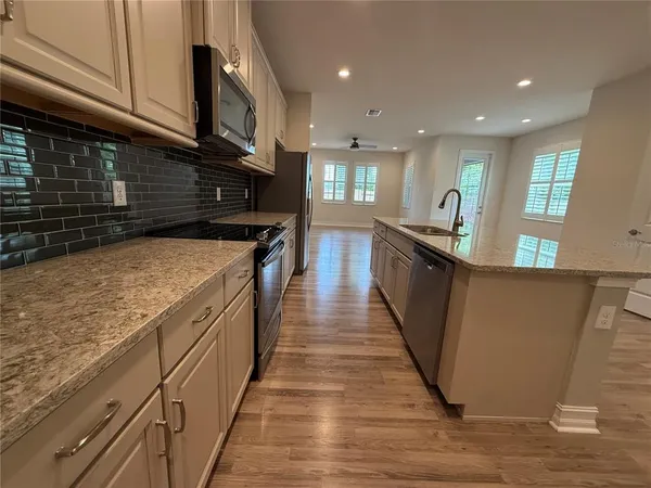 $2,595 | 3237 Painted Blossom Court, Lutz, FL 33558