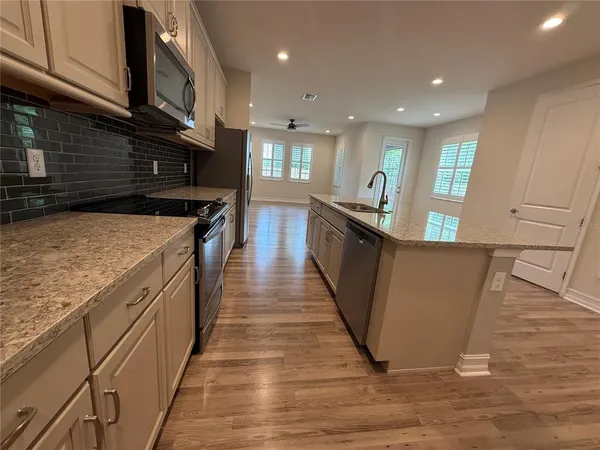 $2,595 | 3237 Painted Blossom Court, Lutz, FL 33558