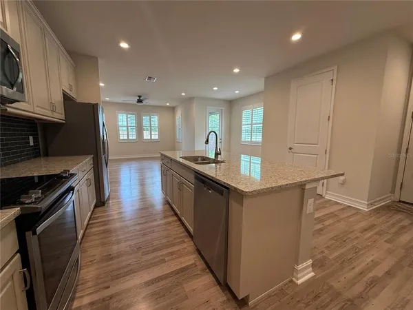 $2,595 | 3237 Painted Blossom Court, Lutz, FL 33558