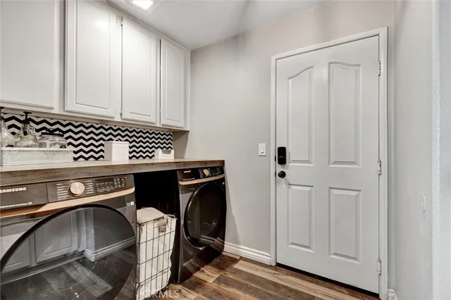 a view of utility room