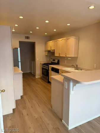 $1,800 | 2618 Twin Pines Avenue, Henderson, NV 89074