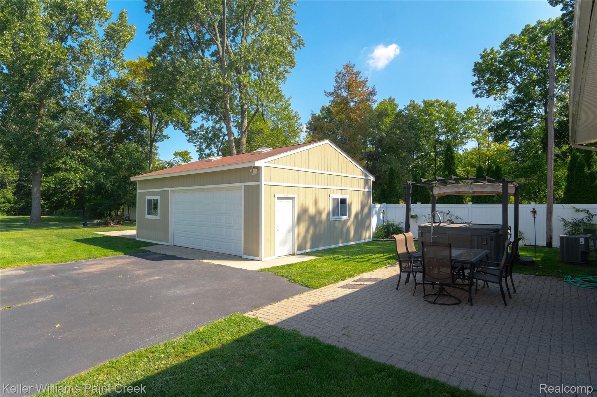 1598 West Auburn Road Rochester, MI 48309 - Photo 8 of 51 Exteriors (5 of 16).jpg