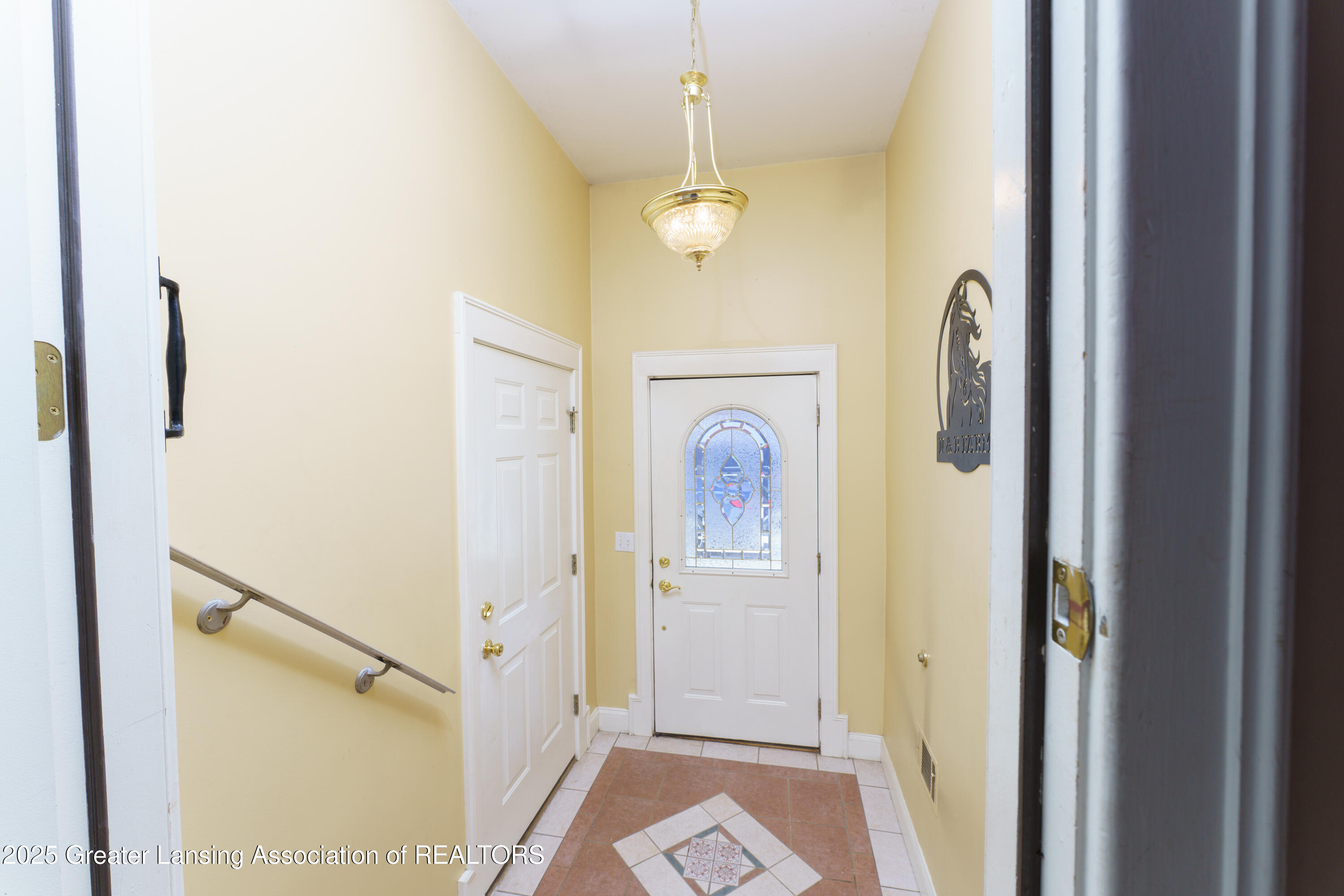 5547 South Byron Road Durand, MI 48429 - Photo 8 of 73 ENTRY