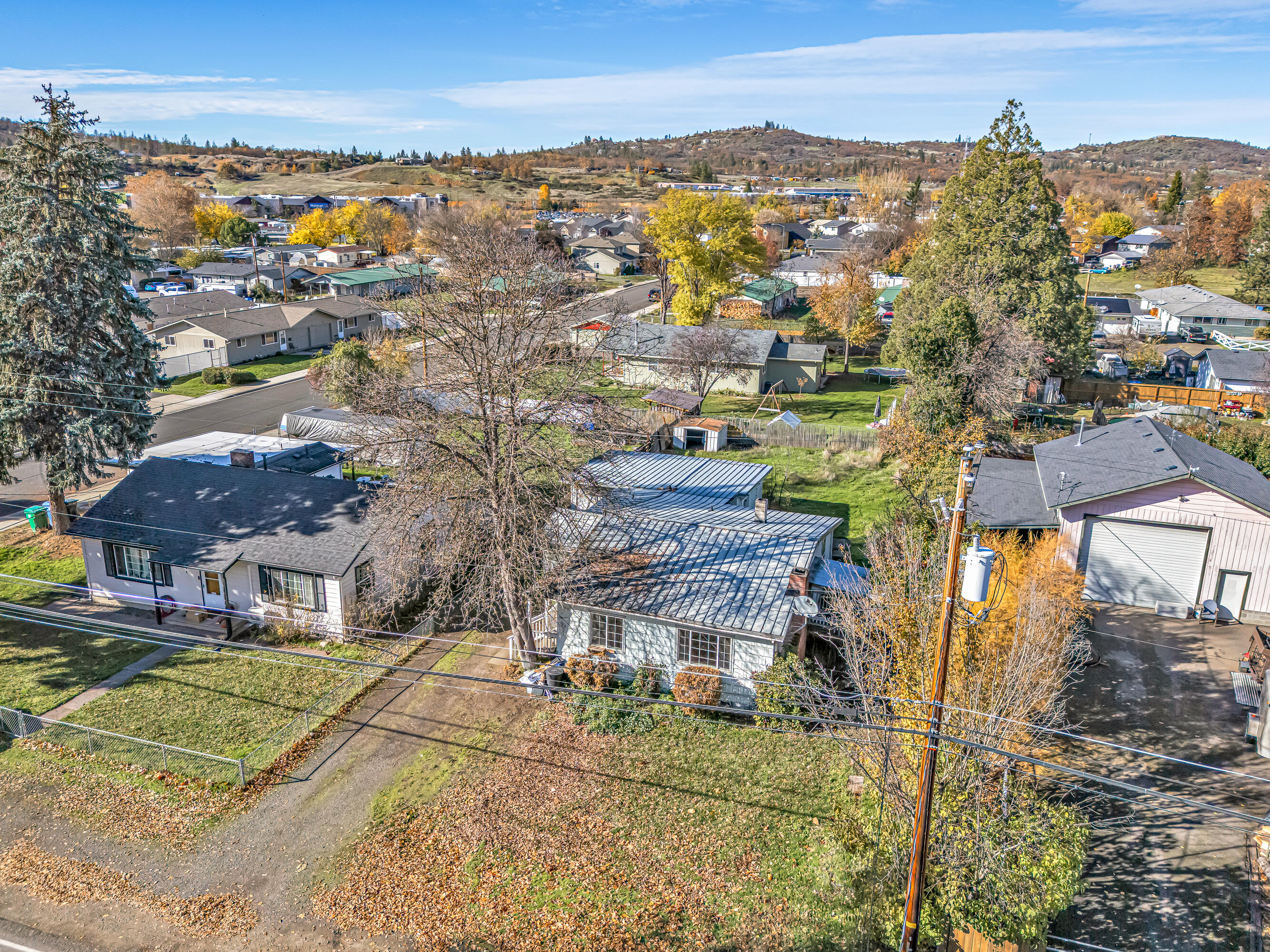 620 South Royal Avenue Eagle Point, OR 97524 - Photo 23 of 24 DJI_20251114125132_0040_D