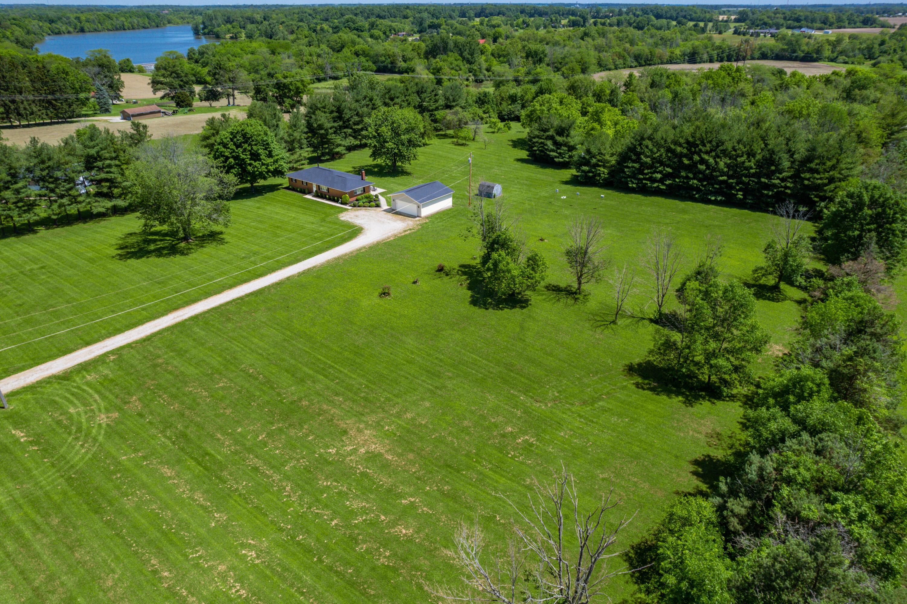 5281 Spring Valley Road London, OH 43140 - Photo 5 of 41 S_-_5281_Spring_Valley_Rd_-_017