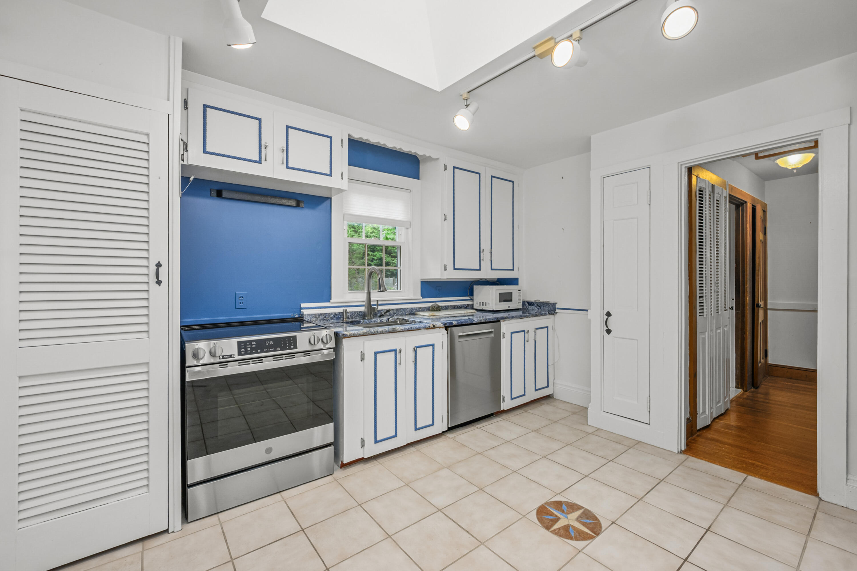 244 Craigville Beach Road Hyannis, MA 02601 - Photo 14 of 38 16_dsc_0025