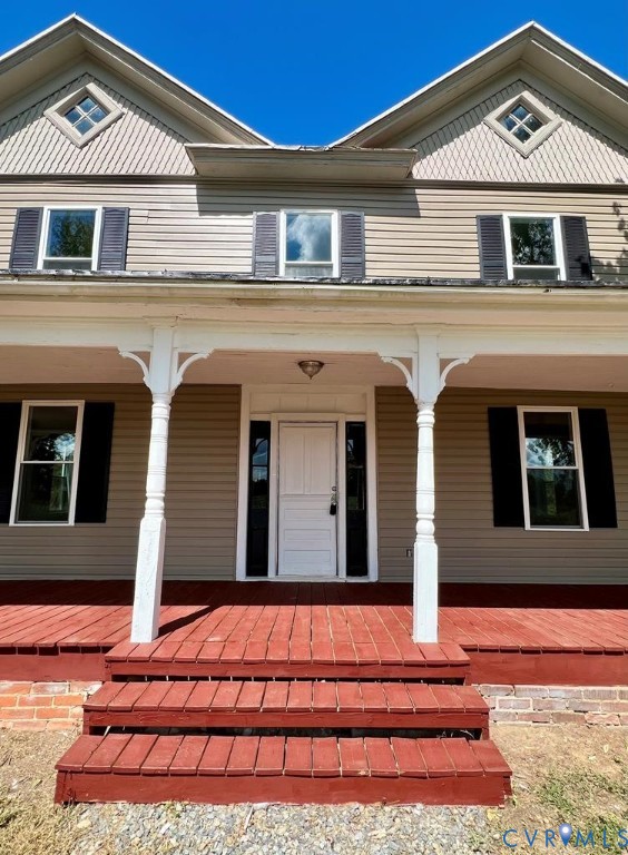 40 Coan Wharf Road Heathsville, VA 22473 - Photo 6 of 28 a front view of a house with a yard