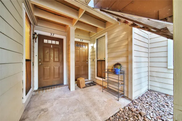 a view of an outdoor space