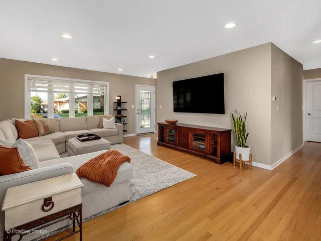 $524,700 | 10913 Martindale Drive, Westchester, IL 60154