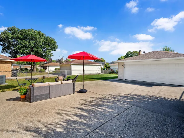 $524,700 | 10913 Martindale Drive, Westchester, IL 60154