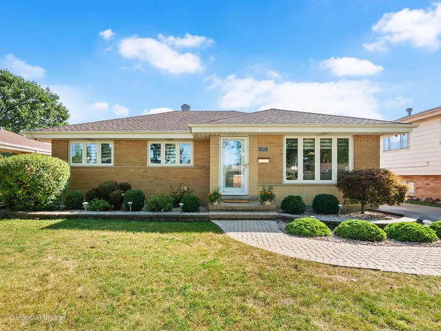$524,700 | 10913 Martindale Drive, Westchester, IL 60154