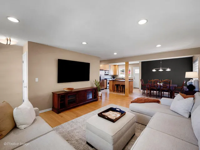 $524,700 | 10913 Martindale Drive, Westchester, IL 60154