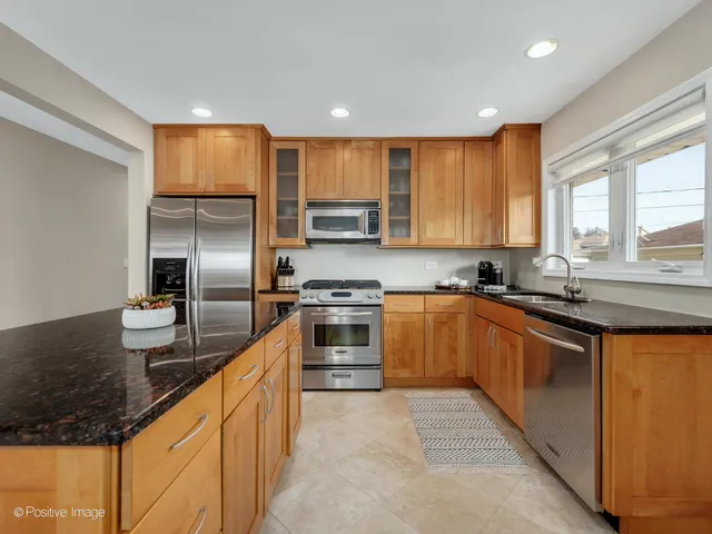 $524,700 | 10913 Martindale Drive, Westchester, IL 60154