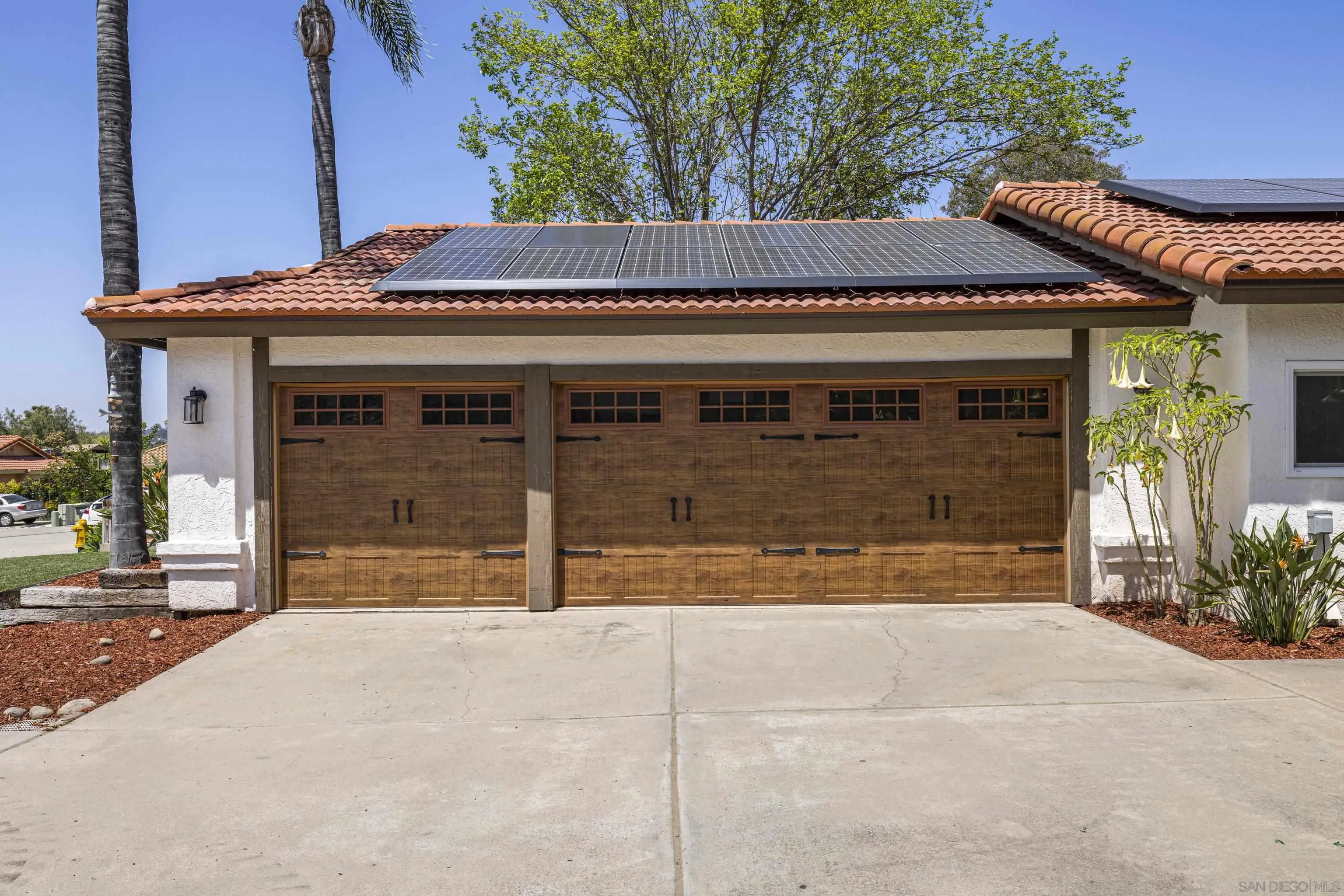3127 Rio Way Spring Valley, CA 91977 - Photo 4 of 45 a house view with a outdoor space