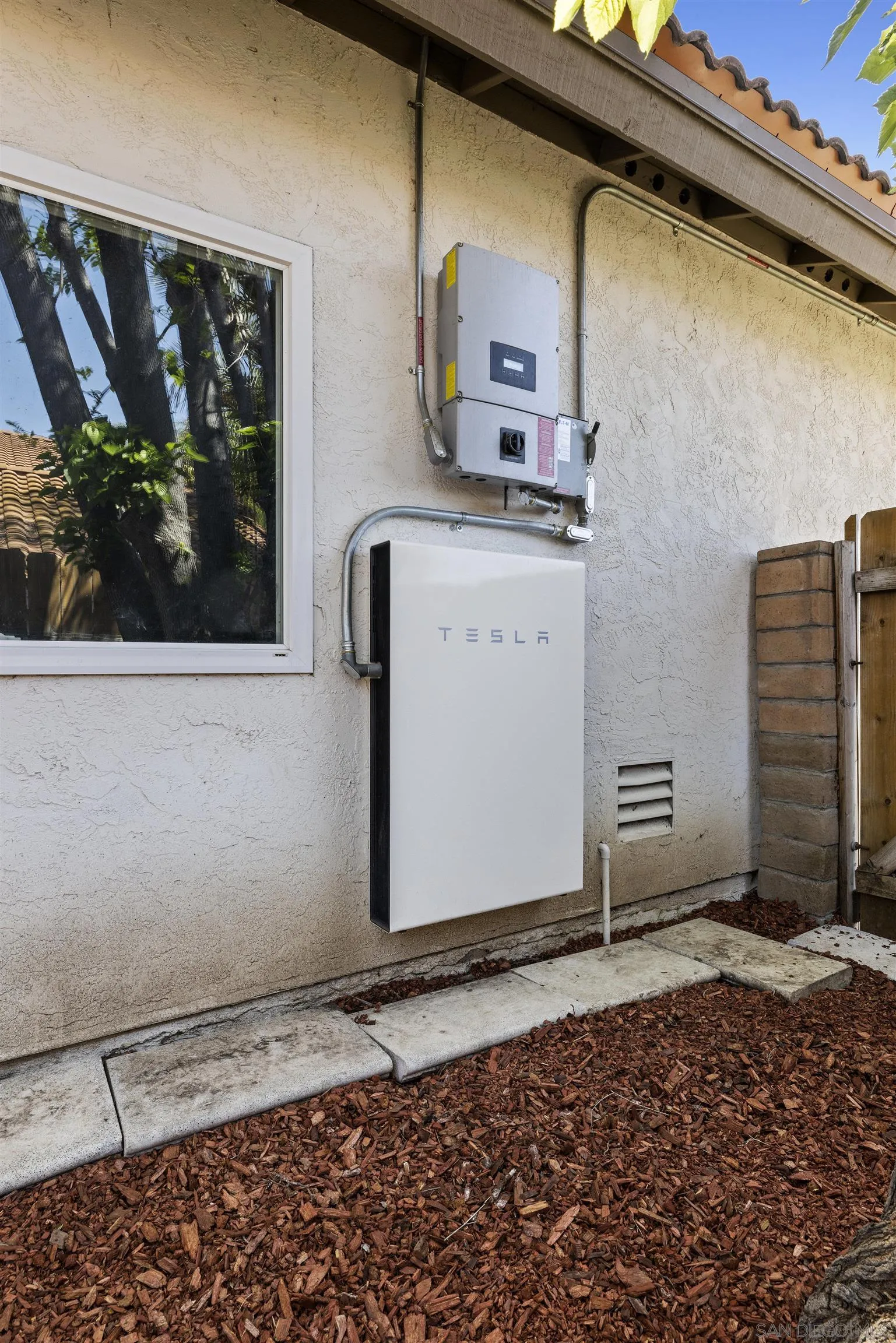 3127 Rio Way Spring Valley, CA 91977 - Photo 44 of 45 a room with a stove and a window