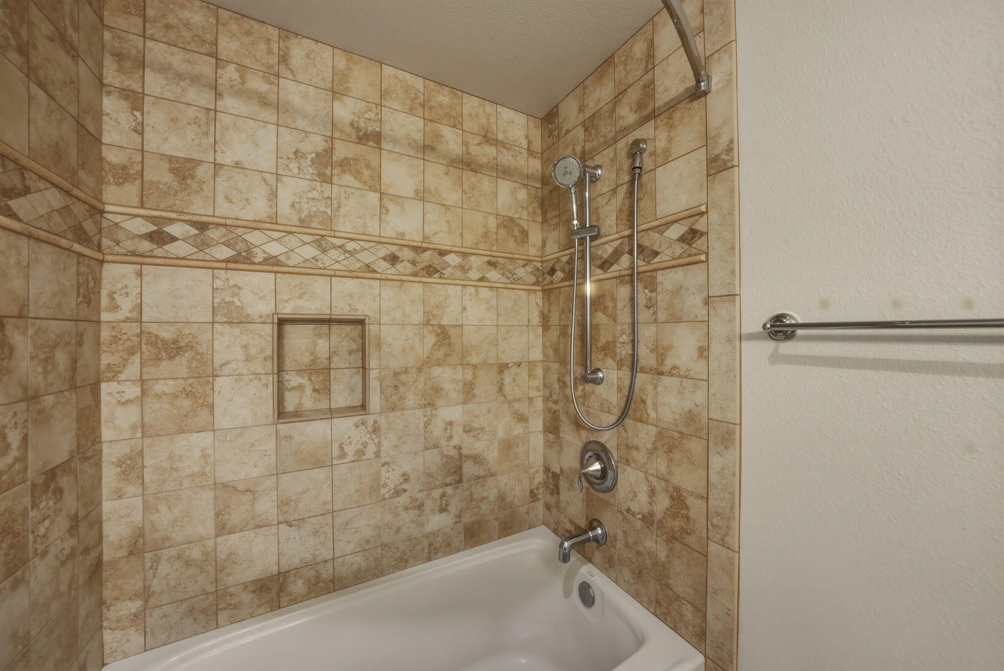 240 Northwest Skyliner Summit Loop Bend, OR 97703 - Photo 68 of 77 JUNIOR SUITE BATHROOM #4