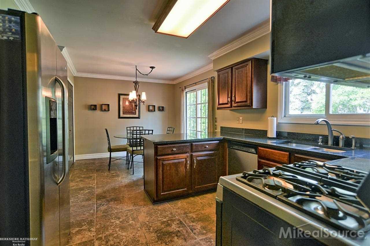 1998 Cedaredge Road Rochester Hills, MI 48306 - Photo 11 of 25