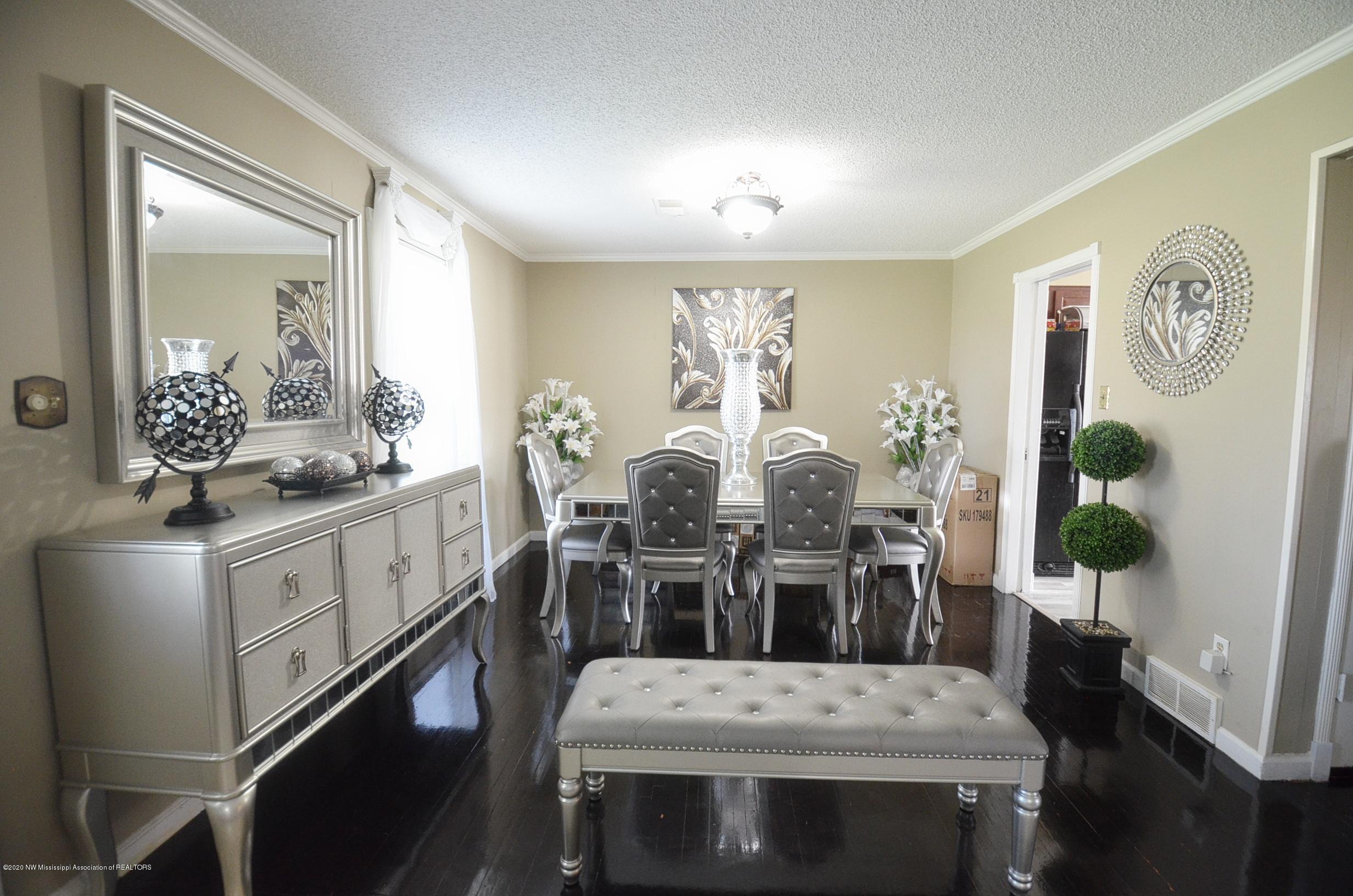 7484 Craft Road Olive Branch, MS 38654 - Photo 4 of 21 Dining room1