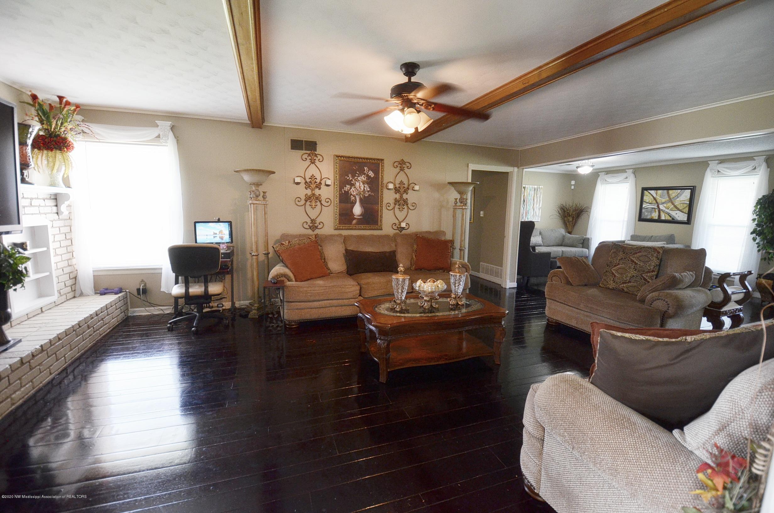 7484 Craft Road Olive Branch, MS 38654 - Photo 8 of 21 Great room
