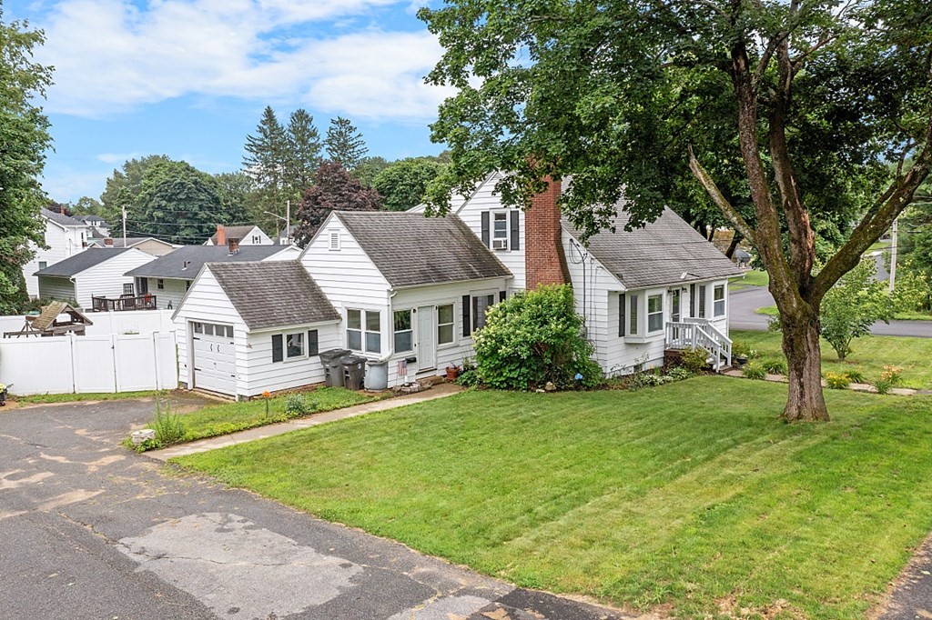 62 Foss Road Gardner, MA 01440 - Photo 1 of 41 Gallery Image 1