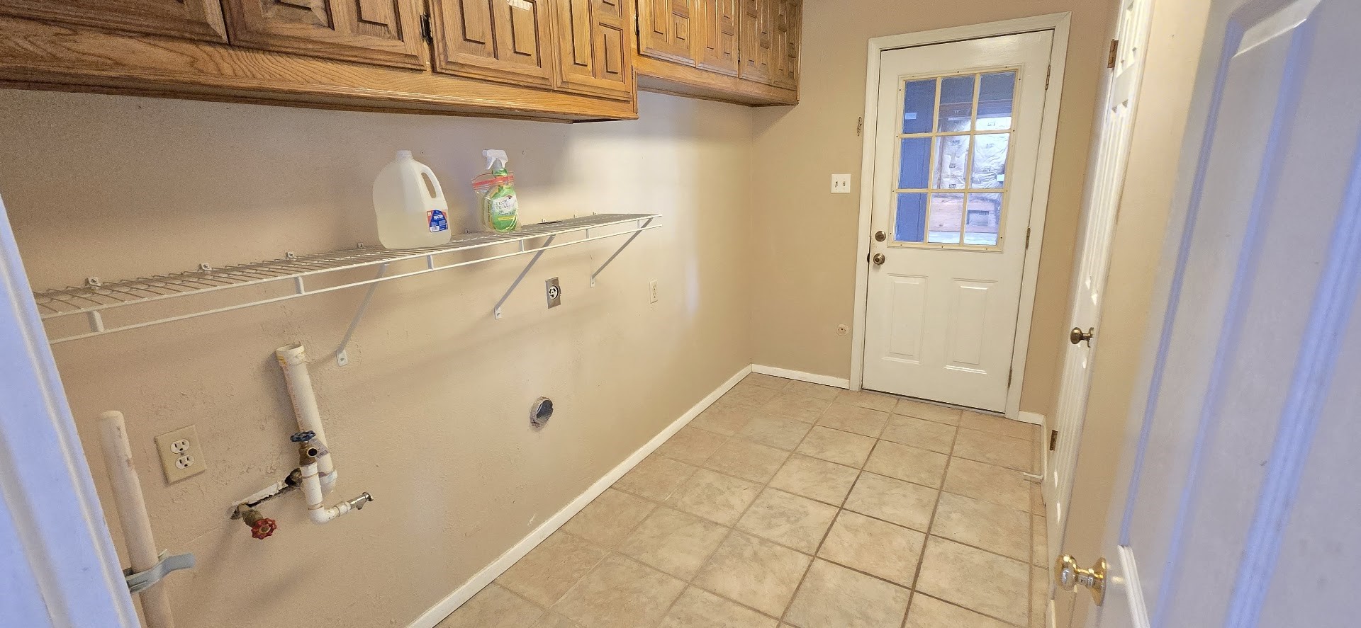 19426 Lockridge Drive Spring, TX 77373 - Photo 30 of 44 a bathroom with a bathtub and shower