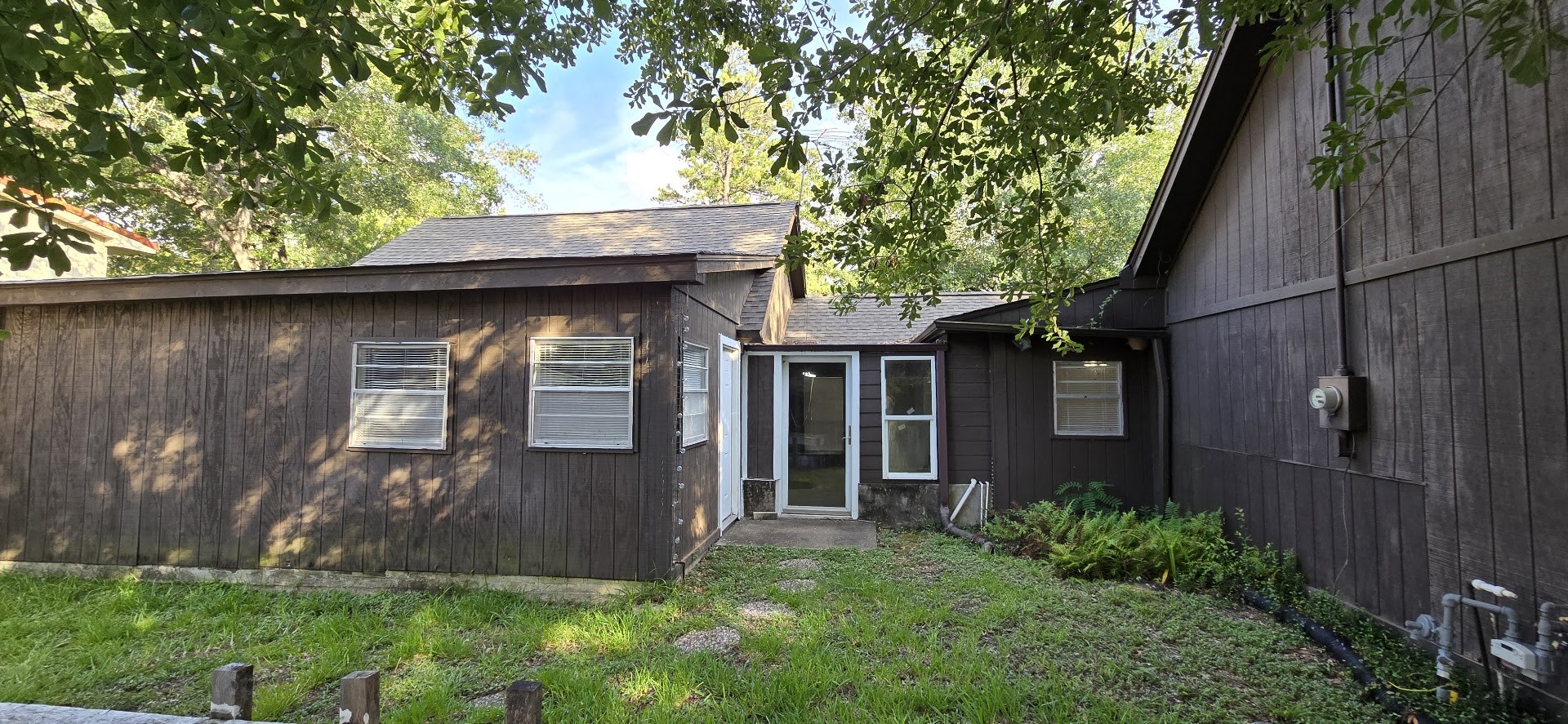 19426 Lockridge Drive Spring, TX 77373 - Photo 34 of 44 a front view of a house with garden