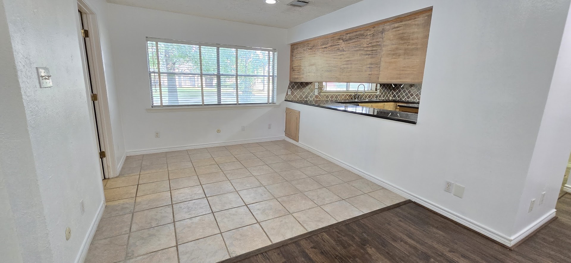 19426 Lockridge Drive Spring, TX 77373 - Photo 9 of 44 a view of an empty room and window