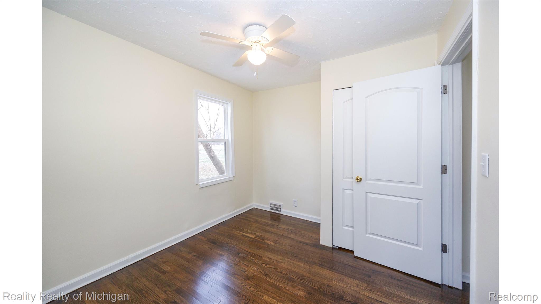 15257 Allen Road Southgate, MI 48195 - Photo 15 of 43 Gallery Image 15