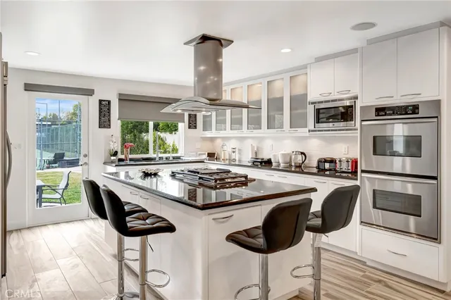 $16,500 | 22914 Calvert Street, Woodland Hills, CA 91367