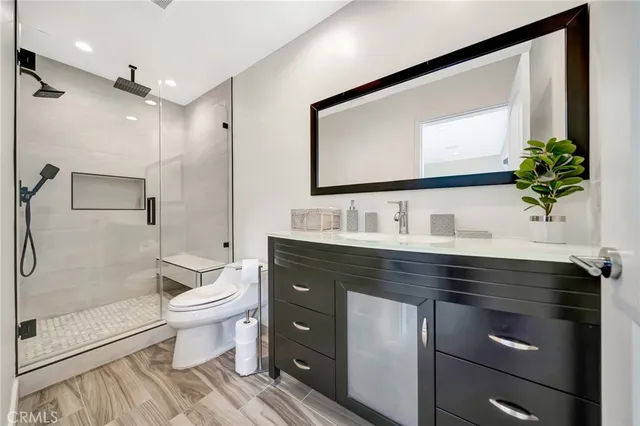 $16,500 | 22914 Calvert Street, Woodland Hills, CA 91367