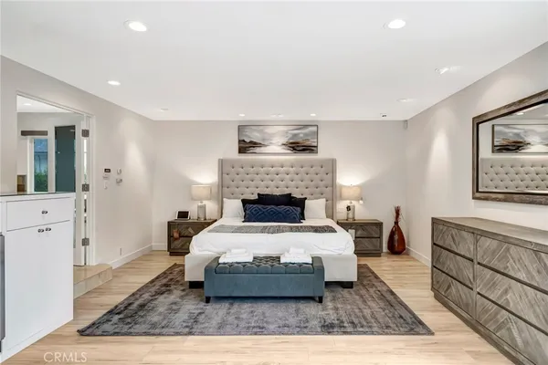 $16,500 | 22914 Calvert Street, Woodland Hills, CA 91367