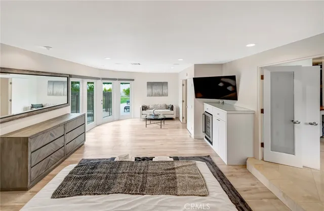 $16,500 | 22914 Calvert Street, Woodland Hills, CA 91367