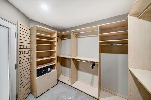 $16,500 | 22914 Calvert Street, Woodland Hills, CA 91367