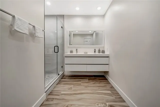 $16,500 | 22914 Calvert Street, Woodland Hills, CA 91367