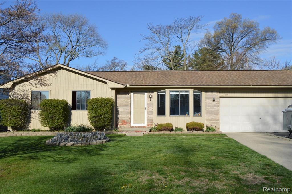 3312 Hessel Avenue Rochester Hills, MI 48307 - Photo 2 of 25