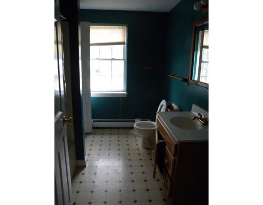22 Acadia Road Gardner, MA 01440 - Photo 3 of 4 Gallery Image 3