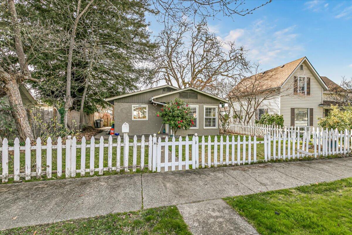 707 Southwest I Street Grants Pass, OR 97526 - Photo 1 of 21 1.