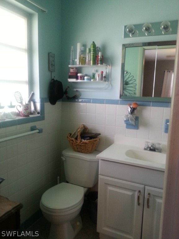 1446 Collins Road Fort Myers, FL 33919 - Photo 15 of 23 Gallery Image 15