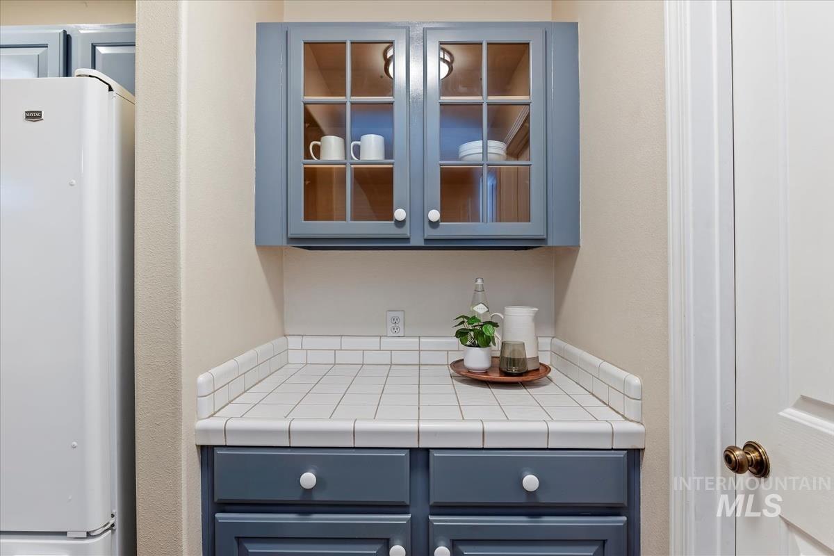 812 East Riverpark Lane Boise, ID 83706 - Photo 8 of 24 Detailed view of freestanding refrigerator