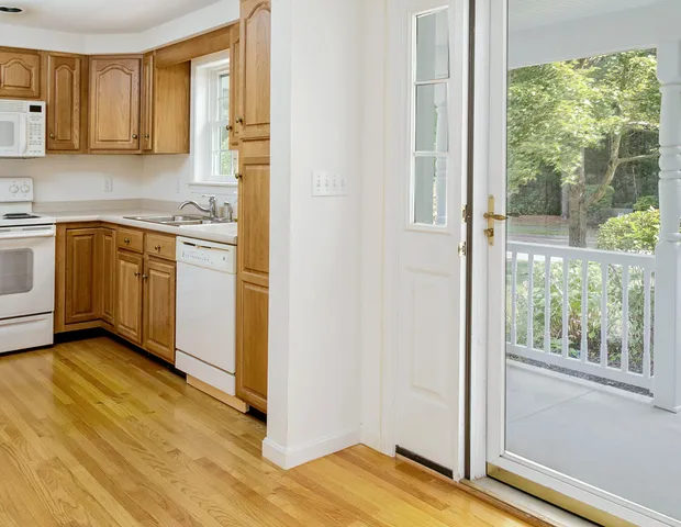 $560,000 | 59 Plymouth Grove, Unit 11, Kennebunk, ME 04043