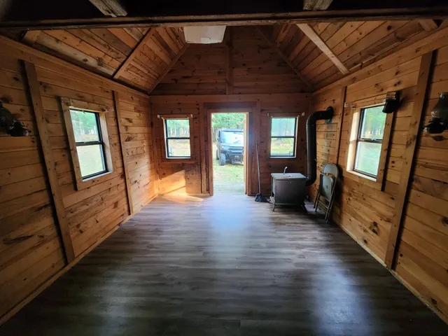 $989,000 | 9283 Willow Road, Bitely, MI 49309