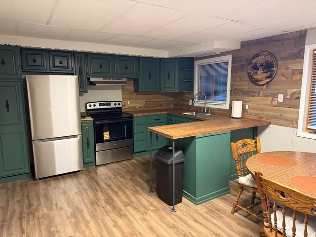 $989,000 | 9283 Willow Road, Bitely, MI 49309