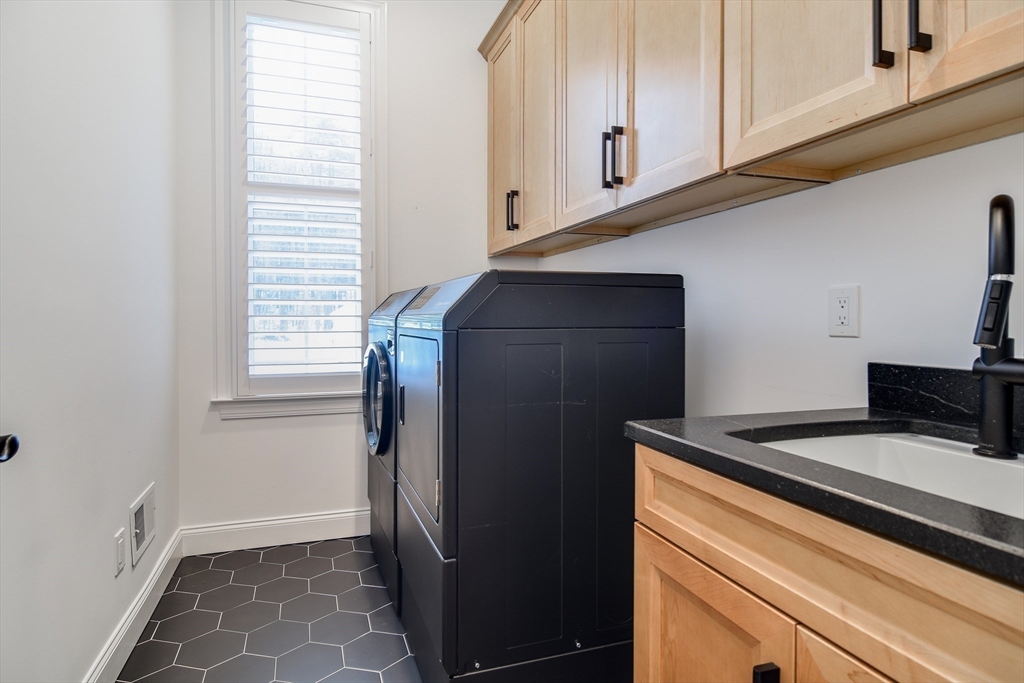 16 Barnes Boulevard, Unit 16 Hudson, MA 01749 - Photo 17 of 41