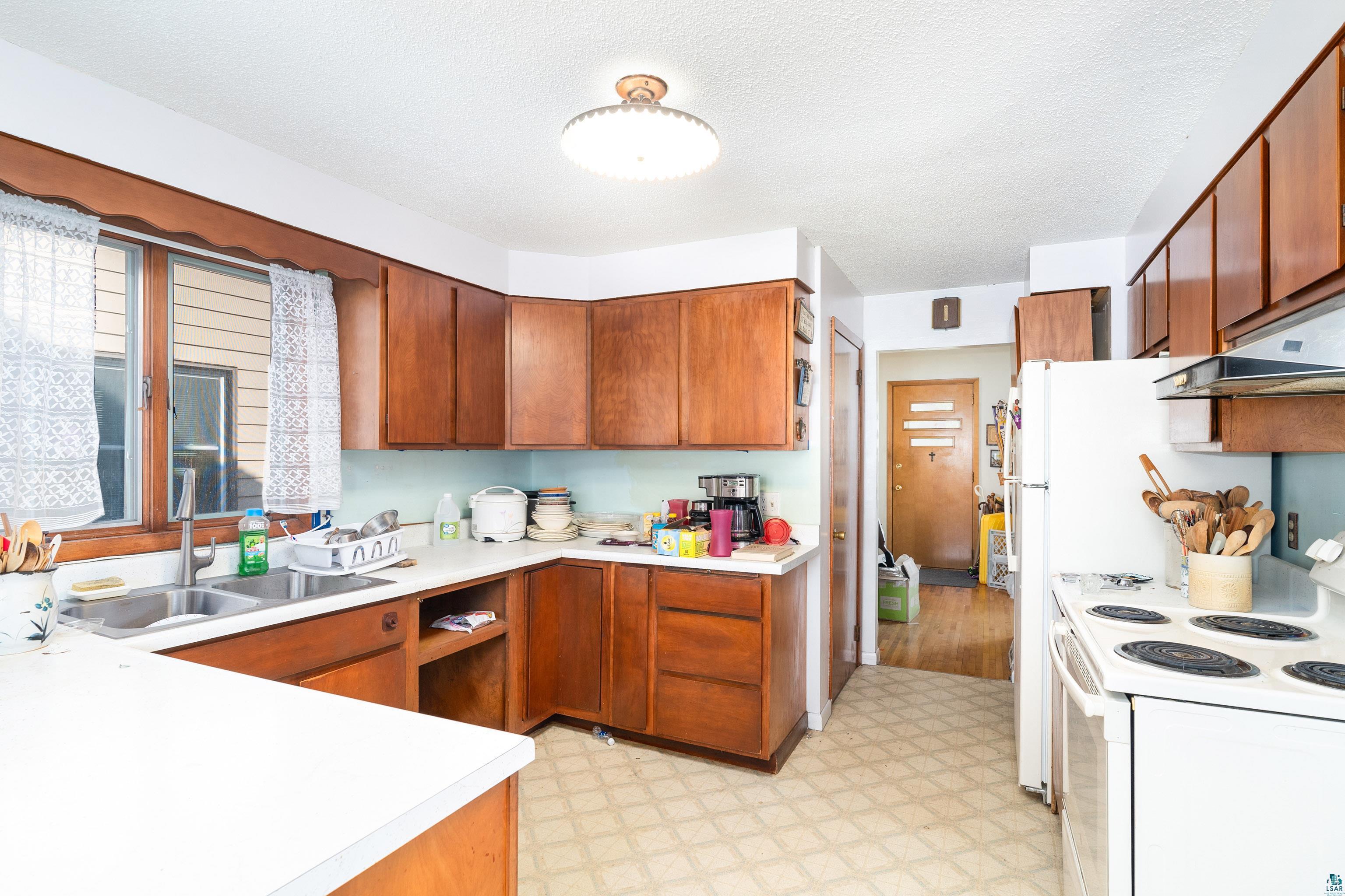 327 North 61st Avenue West Duluth, MN 55807 - Photo 15 of 42