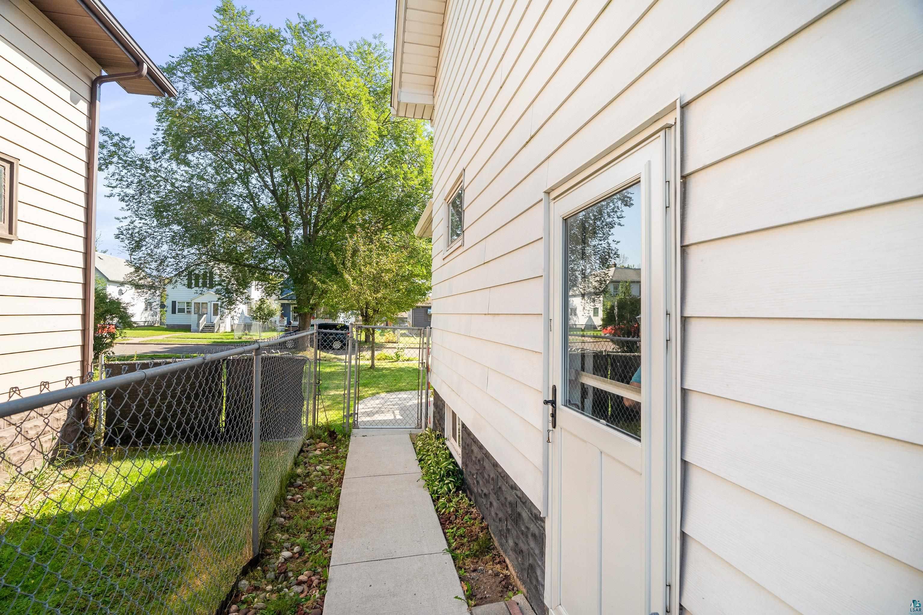 327 North 61st Avenue West Duluth, MN 55807 - Photo 38 of 42