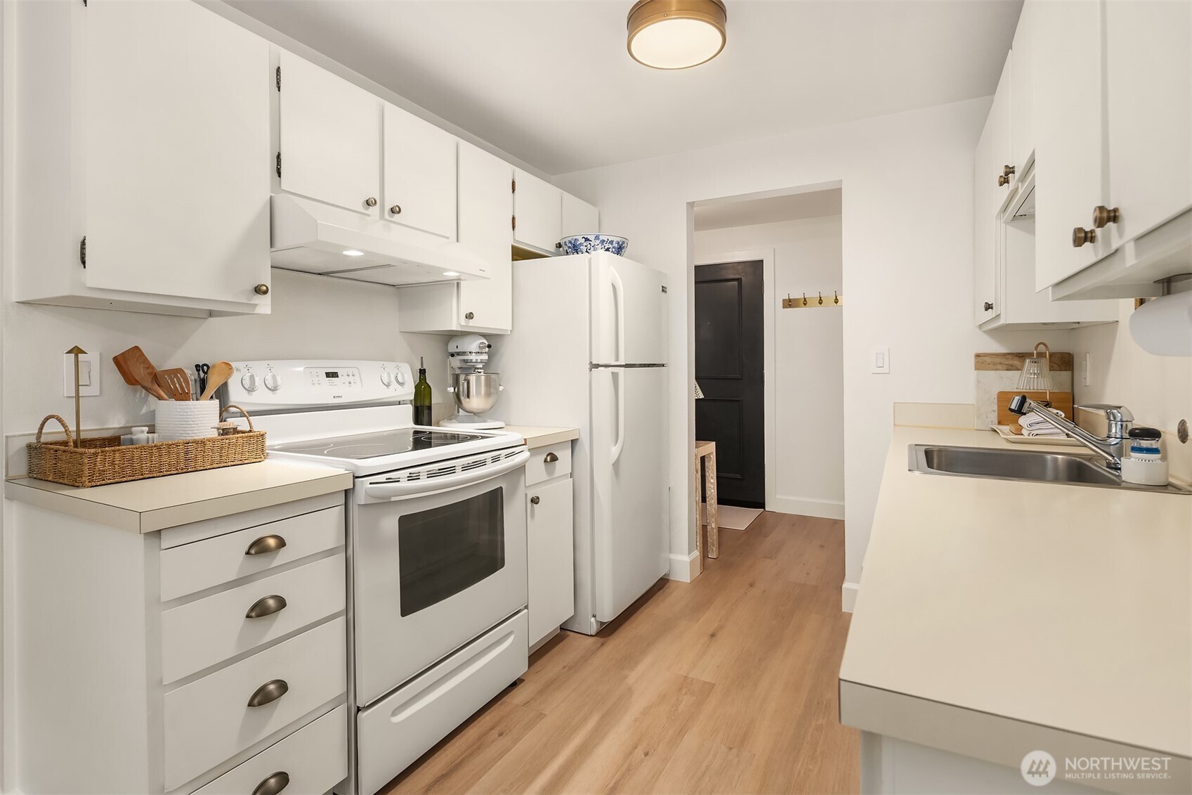 7001 Sand Point Way Northeast, Unit B305 Seattle, WA 98115 - Photo 8 of 27