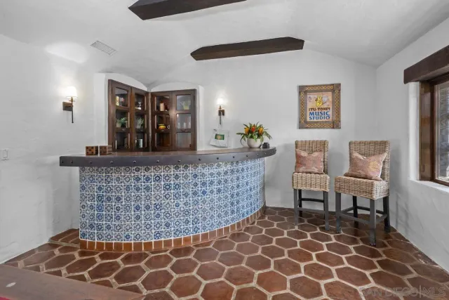 $5,890,000 | 17507 Los Morros, Rancho Santa Fe, CA 92067